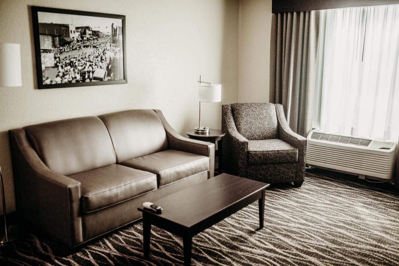 Cobblestone Hotel & Suites International Falls Exterior photo